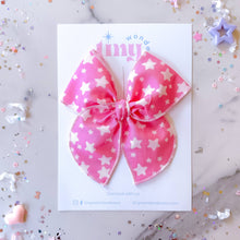 Load image into Gallery viewer, Retro Stars on Pink: Medium / Large Reversible Clip