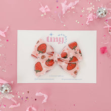 Load image into Gallery viewer, Strawberries: Mini / Small Reversible Clip