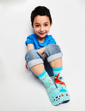 Load image into Gallery viewer, Pals Socks Robot and Alien
