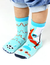 Load image into Gallery viewer, Pals Socks Robot and Alien
