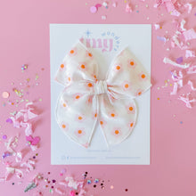 Load image into Gallery viewer, Pink Daisies: Large / Small Reversible Clip
