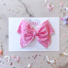 Load image into Gallery viewer, Pink Cheetah: Small / Small Reversible Clip
